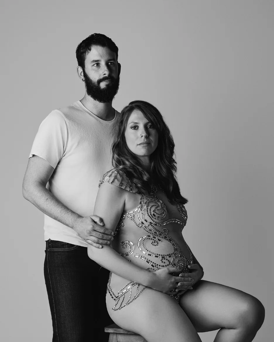Futurs parents en noir et blanc, body bijou